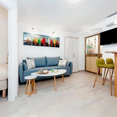 Apartment Amici With Terrace In Center Of Rovinj Kültér fotó
