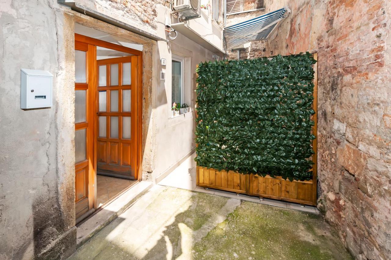 Apartment Amici With Terrace In Center Of Rovinj Kültér fotó